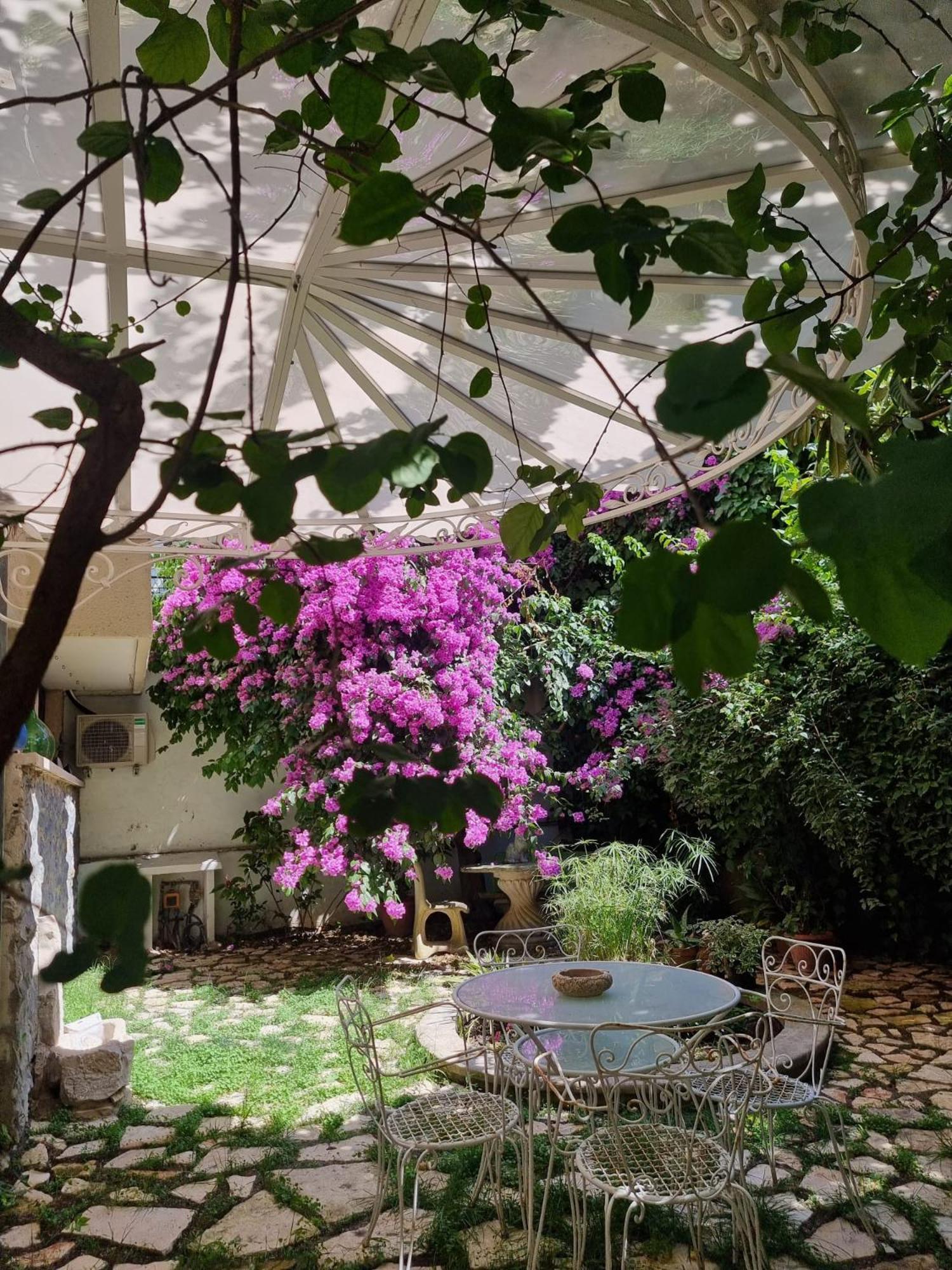 Vatican Fairytale Garden Рим Екстер'єр фото