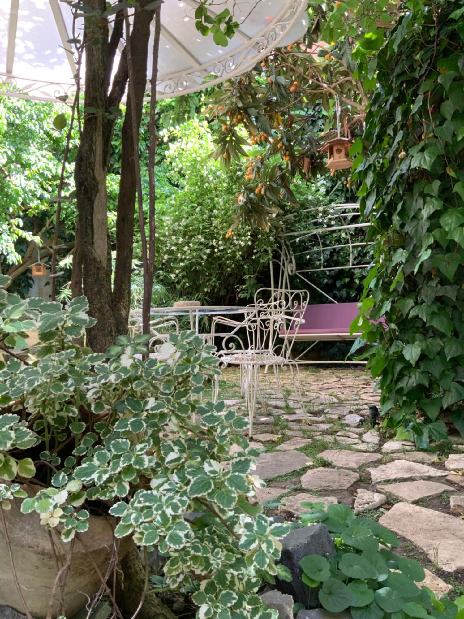 Vatican Fairytale Garden Рим Екстер'єр фото